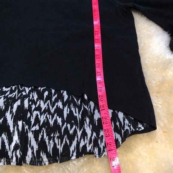 Apt 9 sweatshirt with false shirt tail - Picture 10 of 10